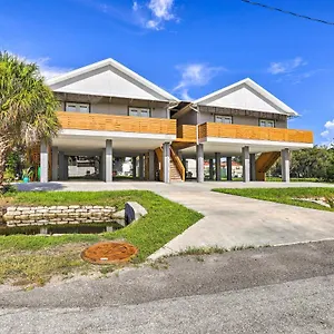 Family-friendly Less Than 3 Mi To Ocean! Holiday home