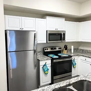 Modern Apt In The Heart Of Apartment