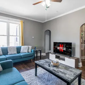 https://roomy-2br-1ba-wfh-desk-backyard.saint-louishotels.com